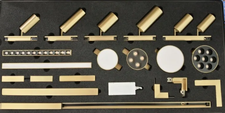 Mini.12 demonstration kit: track and modules on a display board